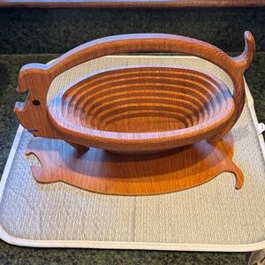 Wooden Pig-Shaped Collapsible Basket